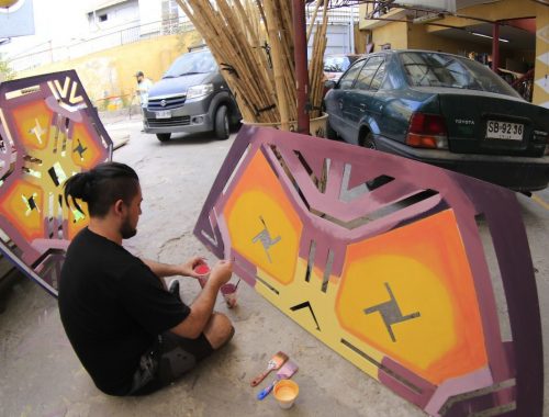 Pintando cultrún de MonteMapu